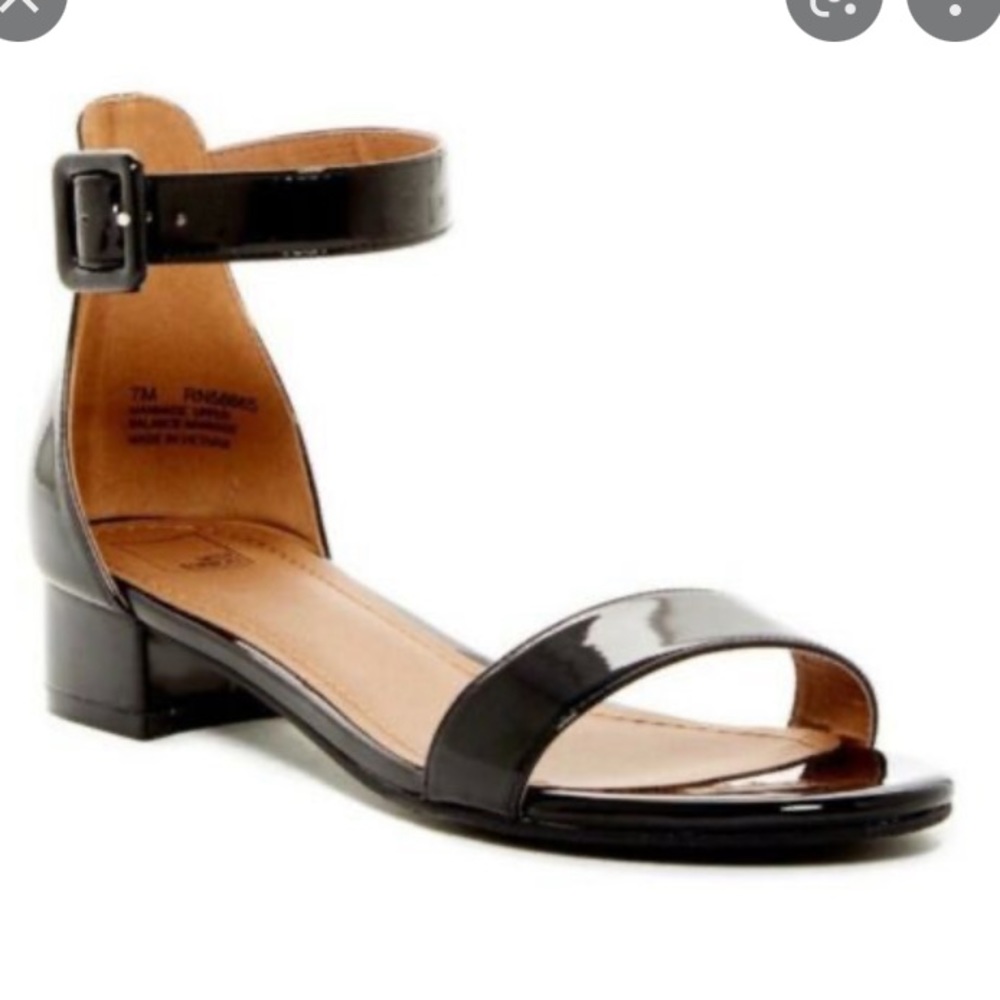 Like new Black Ankle Strap Sandal in Patent Leather